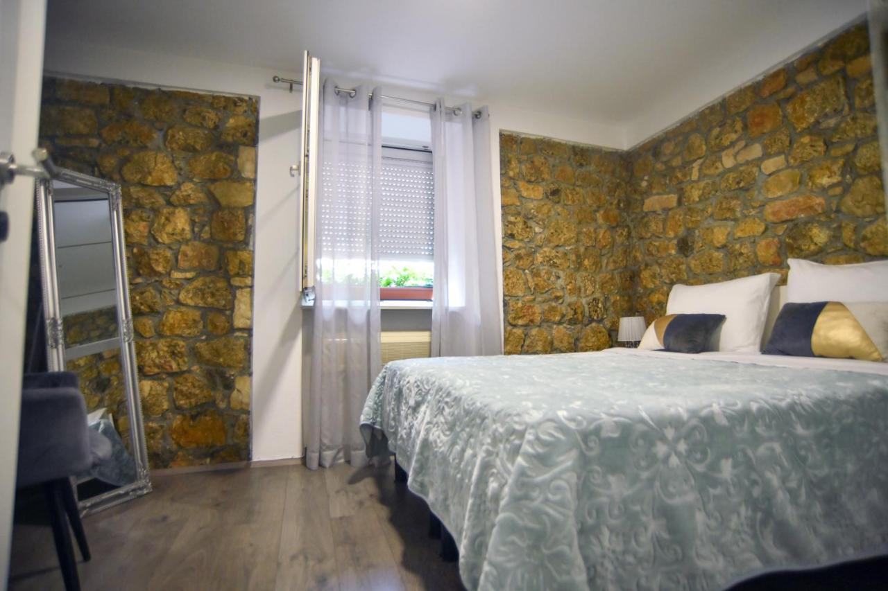 Luxury Apartments Petrovac Sinj Exterior photo